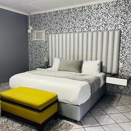Pari Guest House Middelburg  Exterior photo